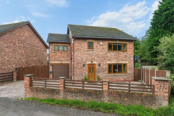 4 Bedroom Detached House For Sale In Prestolee Road, Radcliffe, M26