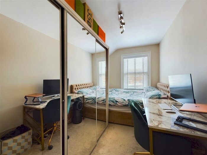 2 Bedroom Terraced House For Sale In Collis Street, Reading, Berkshire, RG2