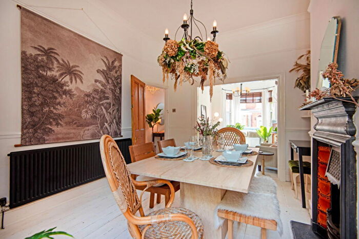 3 Bedroom Terraced House For Sale In Victoria Drive, Sale, M33