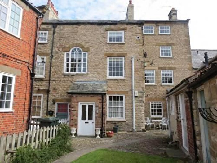 2 Bedroom Flat To Rent In Church Street, York, YO62