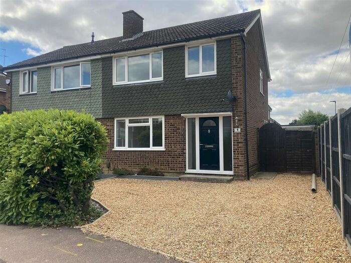 3 Bedroom Semi-Detached House To Rent In Orwell Close, Bedford, MK41