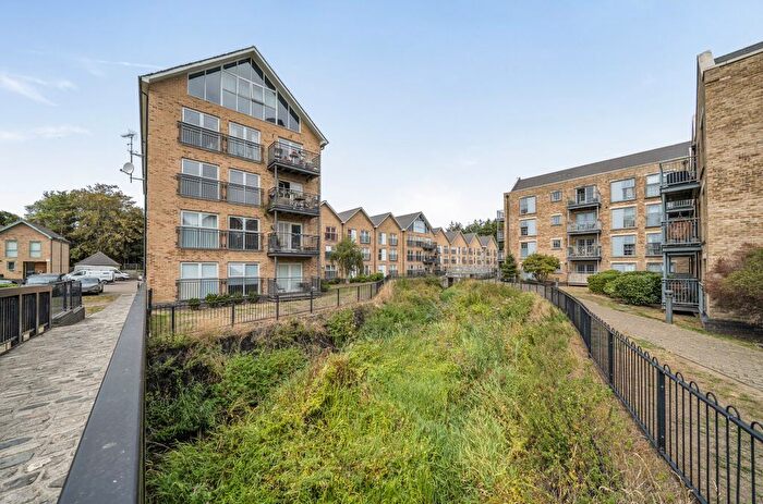 2 Bedroom Flat For Sale In Esparto Way, South Darenth, Dartford, Kent, DA4