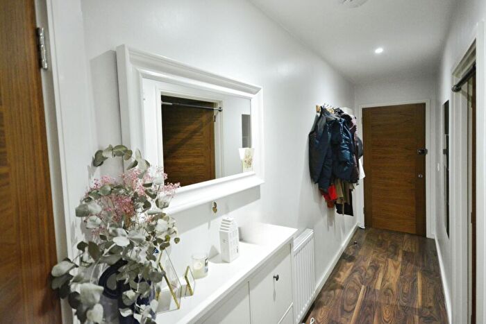 1 Bedroom Flat For Sale In Lower Dagnall Street, St. Albans, AL3