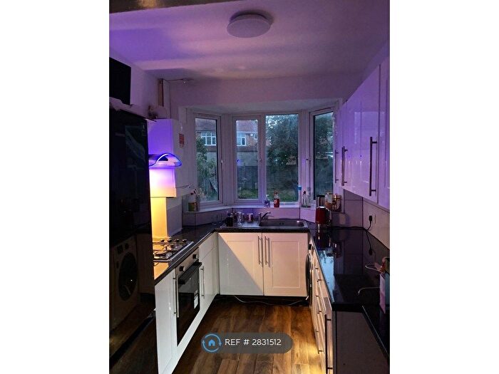 3 Bedroom Detached House To Rent In Hounslow, Hounslow, TW3