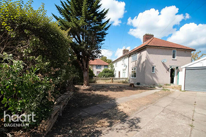 2 Bedroom End Of Terrace House To Rent In Keppel Road, Dagenham, RM9
