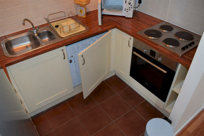 1 Bedroom Apartment To Rent In Tiger Court, Burton-On-Trent, Staffordshire, DE14