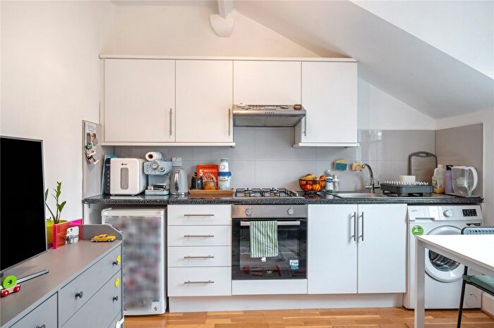 1 Bedroom Flat For Sale In Dukes Avenue, Muswell Hill, London, N10
