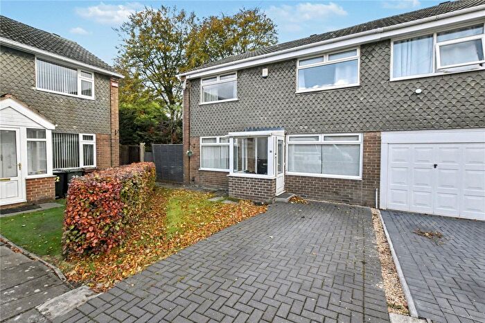 4 Bedroom End Terrace House For Sale In Brookhill Close, Leeds, West Yorkshire, LS17