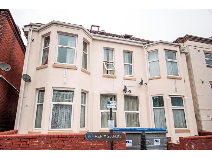 3 Bedroom Flat To Rent In Ordnance Road, Southampton, SO15