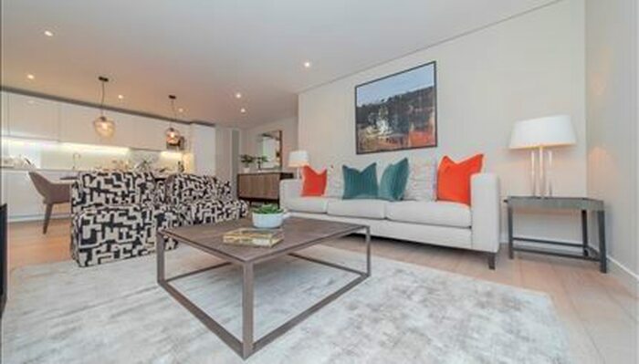 3 Bedroom Flat To Rent In Merchant Square East, London, W2