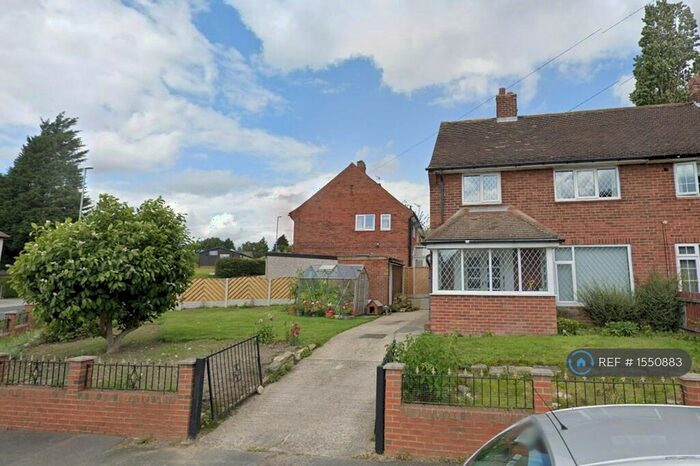 3 Bedroom Semi-Detached House To Rent In Swarcliffe Bank, Leeds, LS14