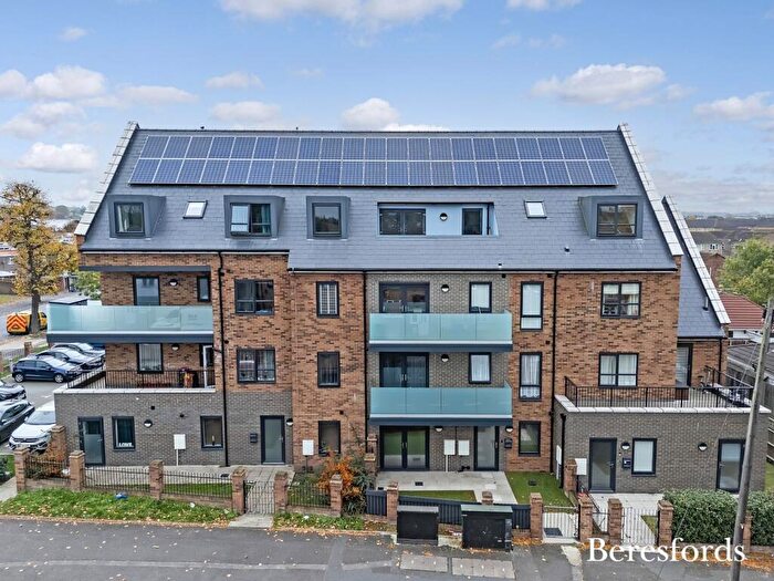 1 Bedroom Apartment For Sale In Brick House A, Faringdon Avenue, RM3