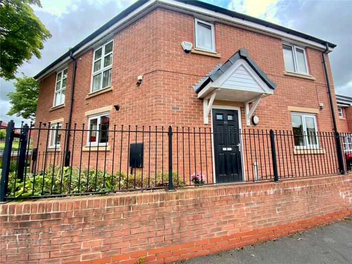 3 Bedroom Semi-Detached House To Rent In Acre Lane, Derker, Oldham, OL1