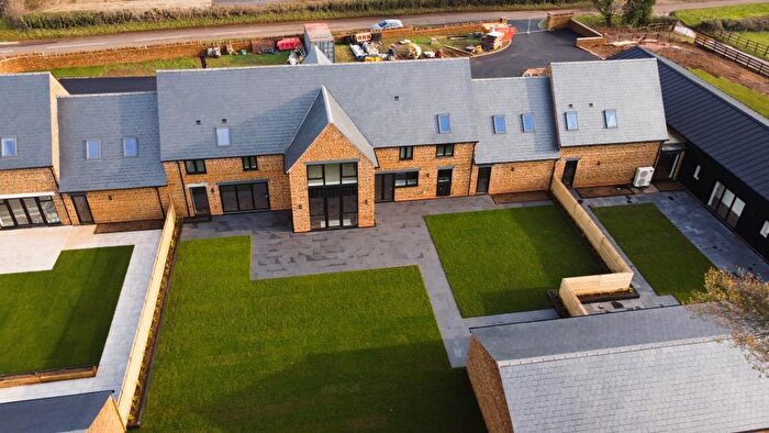 5 Bedroom Detached House For Sale In Alkerton Barn Cottages, Oxfordshire, OX15