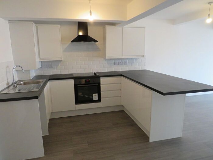 2 Bedroom Flat To Rent In Price Street, West Bromwich, B70