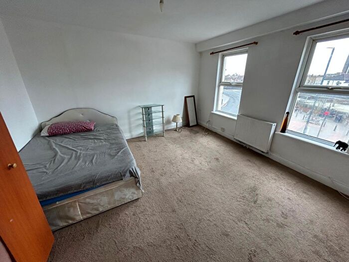 3 Bedroom Flat To Rent In Leytonstone Road, London, E15