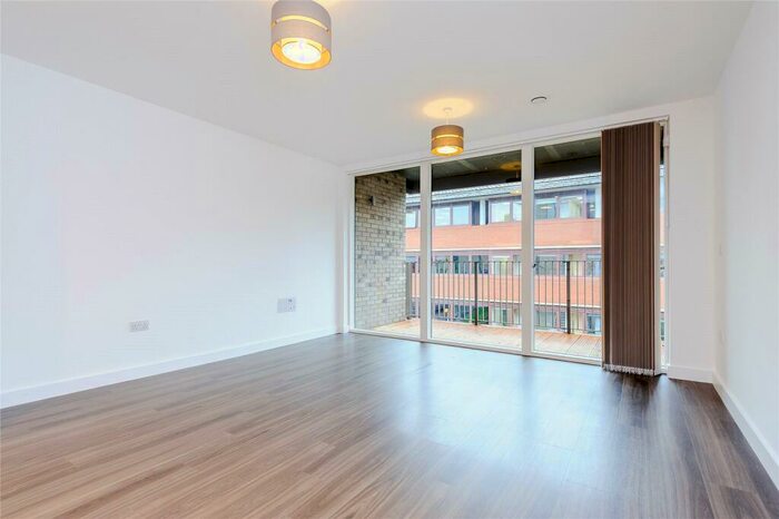 2 Bedroom Apartment To Rent In Lilywhite Drive, Cambridge, Cambridgeshire, CB4