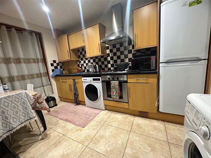 1 Bedroom Flat To Rent In Kingston Hill, Kingston Upon Thames, KT2