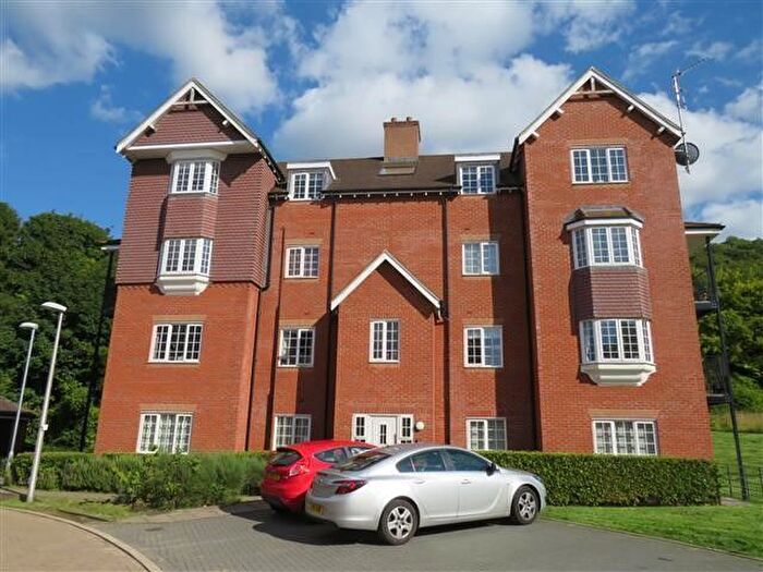 2 Bedroom Flat To Rent In Scarlett Avenue, Wendover, Aylesbury, HP22