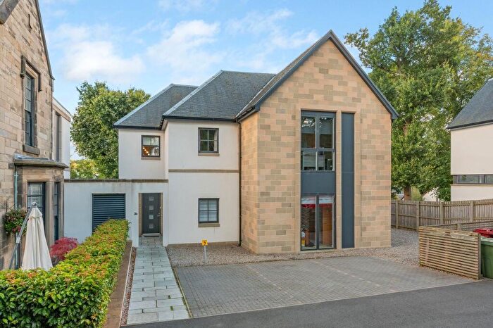 3 Bedroom Apartment For Sale In Flat Arnothill House, Falkirk, FK1