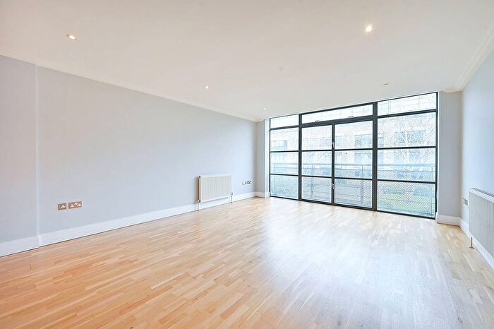 2 Bedroom Flat For Sale In Ferry Quays, Brentford, TW8