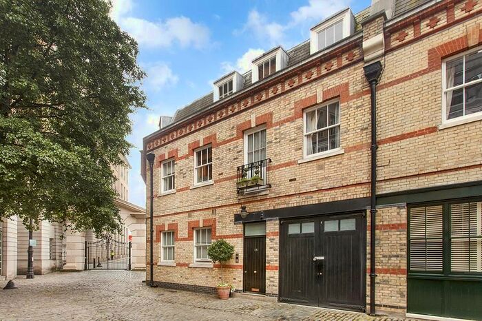 2 Bedroom Flat To Rent In Grosvenor Crescent Mews, London, SW1X