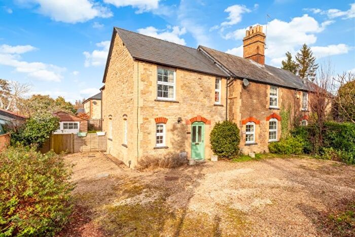 4 Bedroom Semi-Detached House To Rent In Faringdon Road, Kingston Bagpuize, Abingdon, OX13