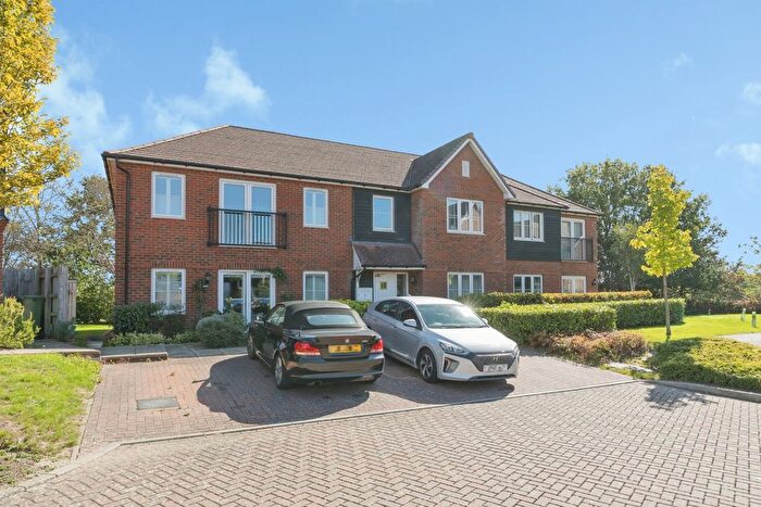 2 Bedroom Flat For Sale In Dukes Drive, Tunbridge Wells, Kent, TN2