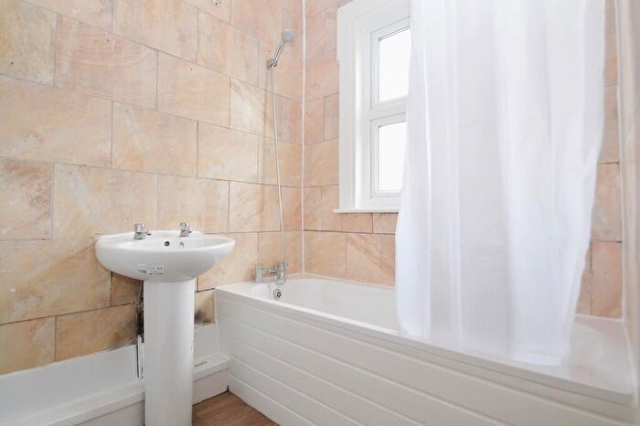 2 Bedroom Apartment To Rent In Abbey Terrace, London, SE2