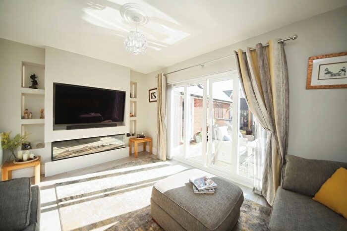 4 Bedroom Semi-Detached House For Sale In Hardys Road, Bathpool, Taunton, TA2