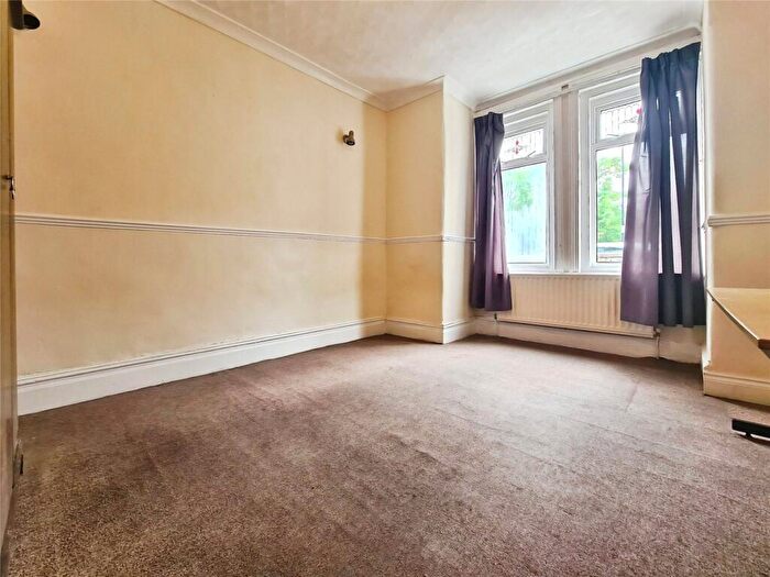 3 Bedroom Terraced House To Rent In Livingstone Road, Southampton, Hampshire, SO14