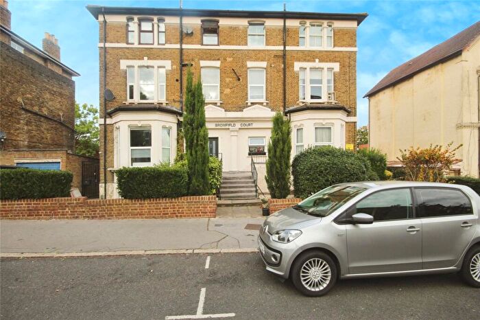 Studio To Rent In Oliver Grove, London, SE25