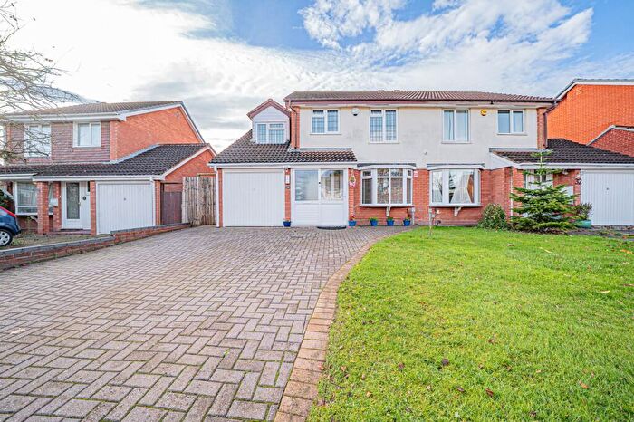 4 Bedroom Semi-Detached House For Sale In Shelsley Way, Solihull, B91