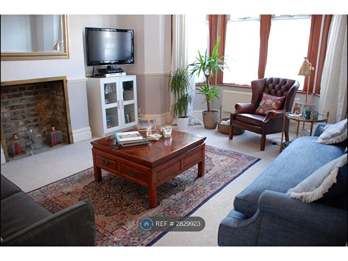 1 Bedroom Flat To Rent In Palmers Green, London, N13