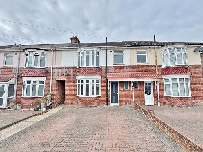 3 Bedroom Terraced House For Sale In Birdwood Grove, Portchester, PO16