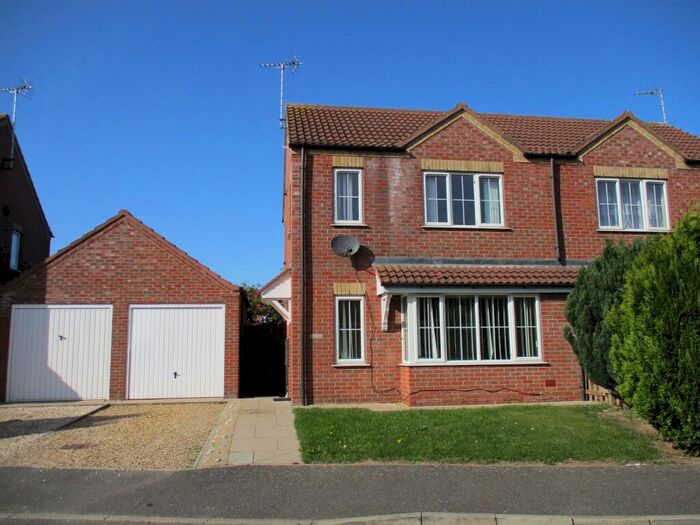 3 Bedroom Semi-Detached House To Rent In Wygate Road, Spalding, PE11