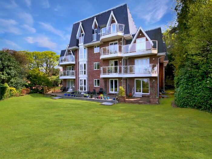 2 Bedroom Flat To Rent In Ribbonwood Hills, Glen Road, Parkstone, BH14