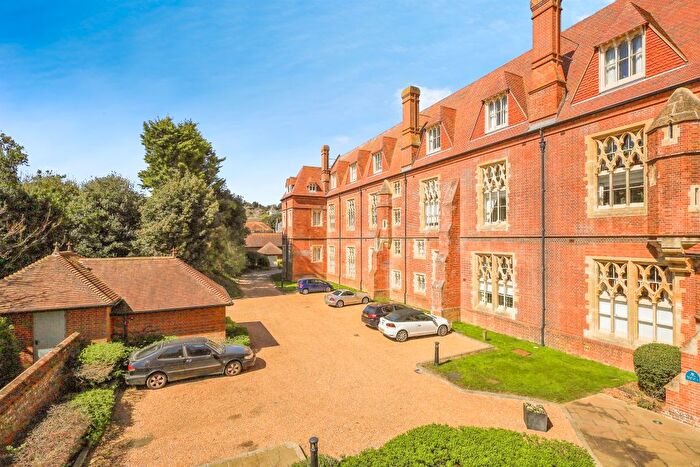 2 Bedroom Flat For Sale In Darley Road, Eastbourne, BN20