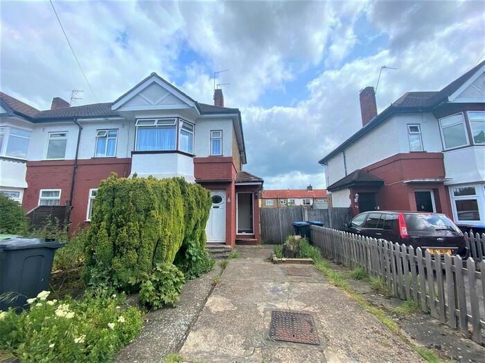 2 Bedroom Maisonette To Rent In Glenloch Road, Enfield, EN3