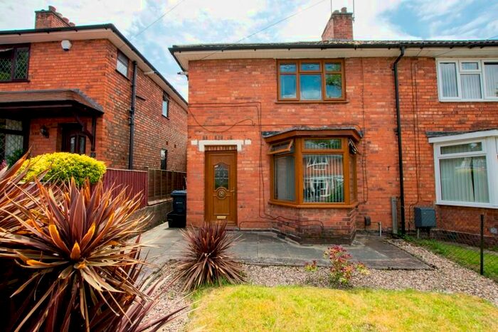 3 Bedroom Semi-Detached House To Rent In Lockton Road, Stirchley, Birmingham, B30