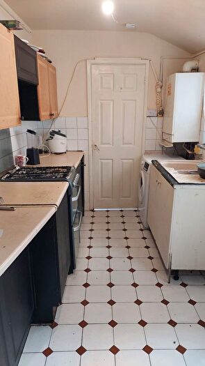 2 Bedroom Detached House To Rent In Oak Road, Luton, LU4