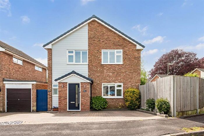 4 Bedroom Detached House For Sale In Highcroft Lane, Horndean, PO8