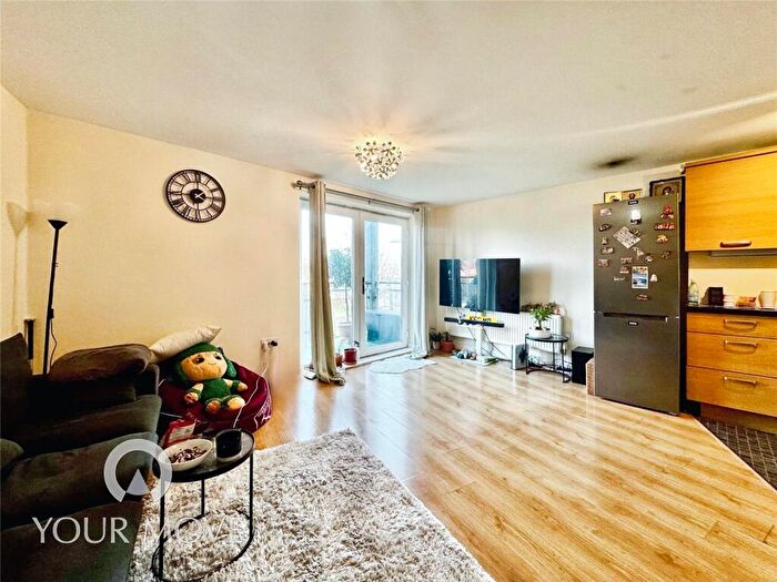 2 Bedroom Flat For Sale In Morris Walk, Dartford, Kent, DA1