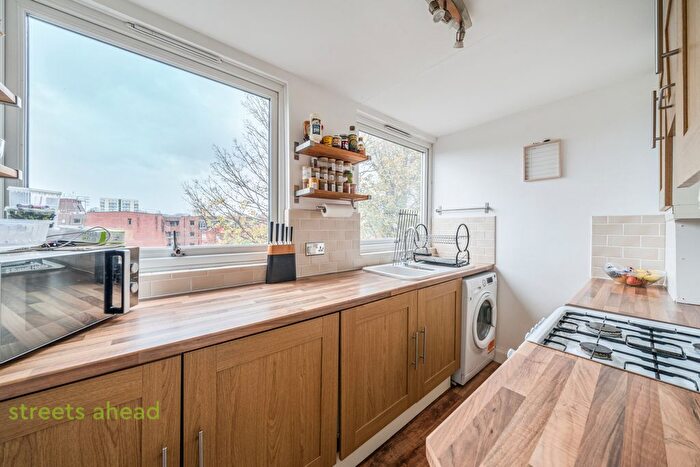 1 Bedroom Flat For Sale In Heathfield Road, Croydon, CR0