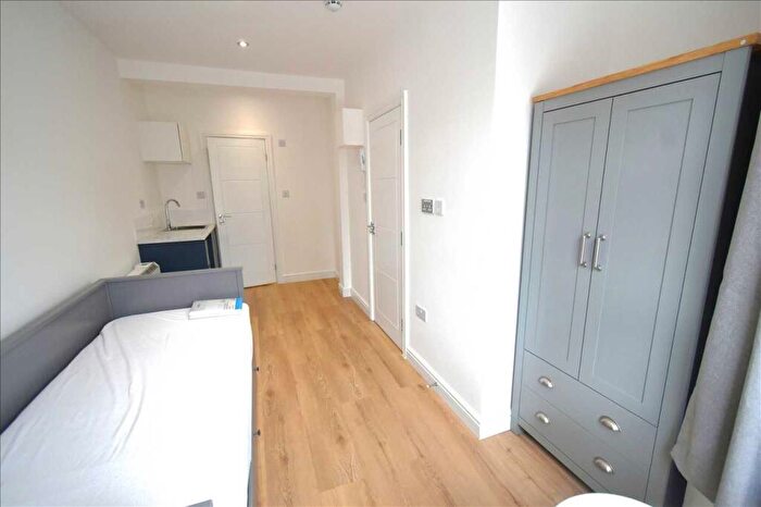 Studio To Rent In Priory Road, Room (A), Dartford, DA1