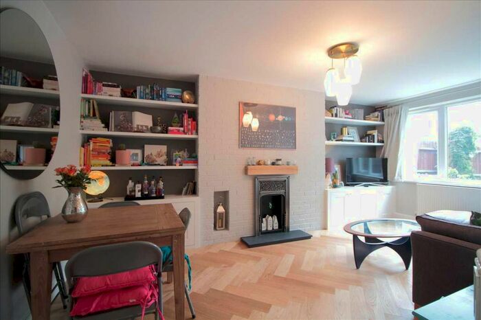 2 Bedroom Maisonette To Rent In Atwater Close, London, SW2