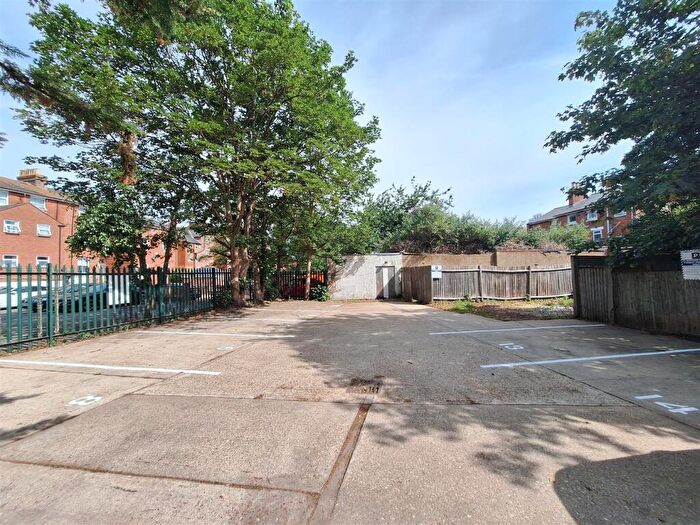 Garage / Parking To Rent In Space, Waylen Street, Reading, RG1