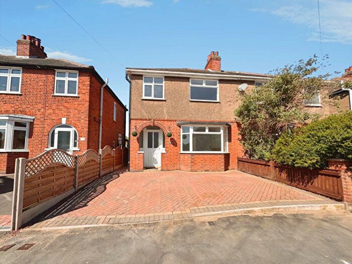 3 Bedroom Semi Detached House To Rent In Elmhurst Avenue, Melton Mowbray, Leicestershire, LE13
