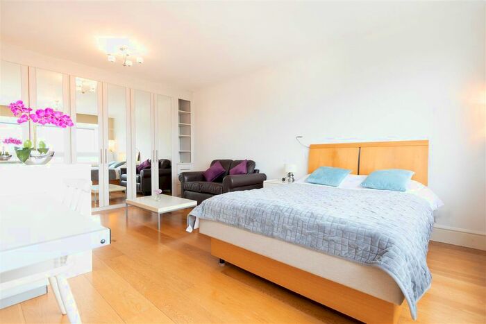 Studio To Rent In Lyndhurst Court, St Johns Wood, NW8