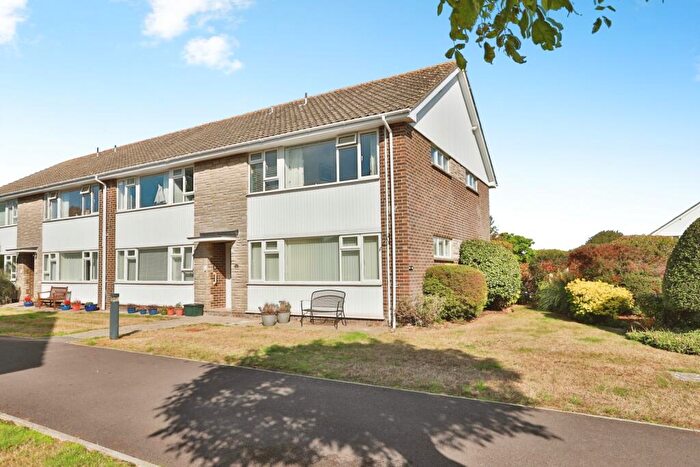 1 Bedroom Flat For Sale In Bure Park, Christchurch, Dorset, BH23